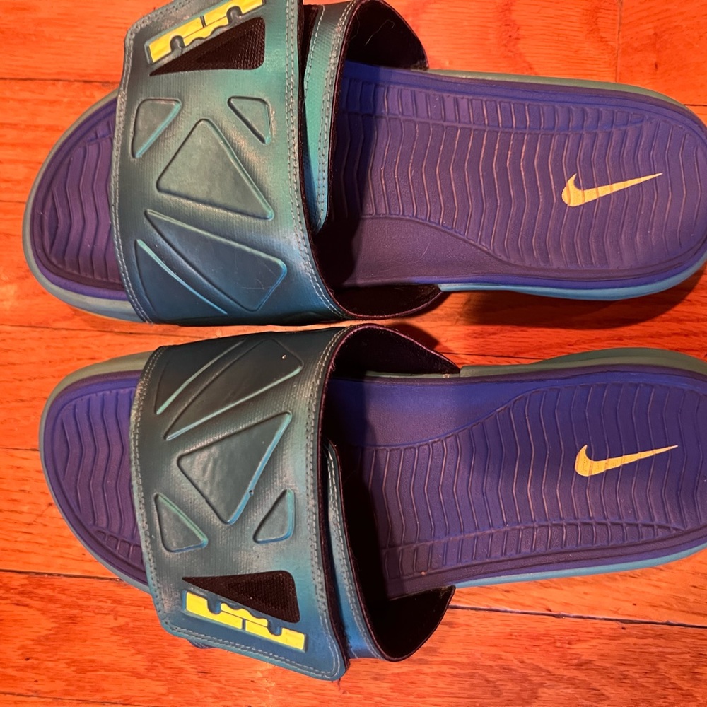 Lebron dope slides ill color size 10 100% mint condition …